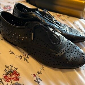 8-1/2 Wide Black Shoes - Nicole Brand